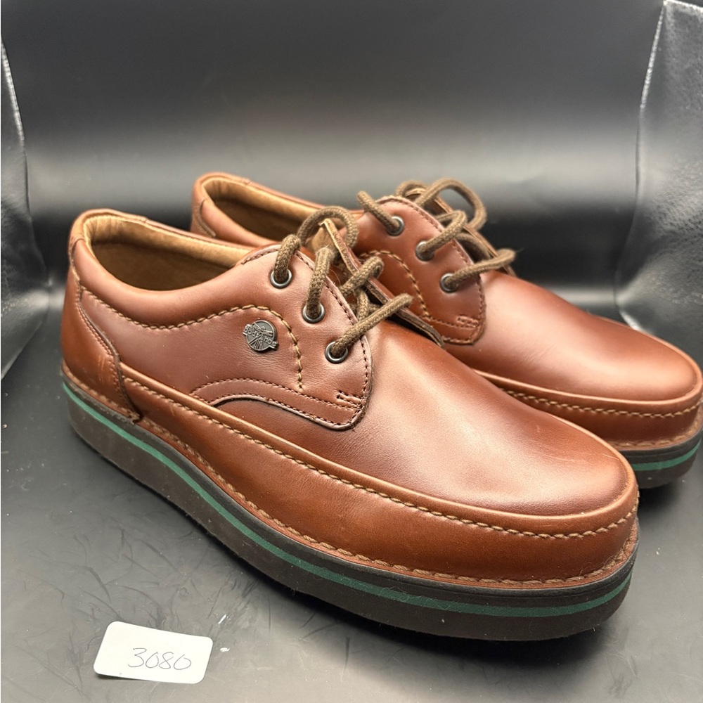 The Body Shoe by Hush Puppies in Brown Leather Casual Shoe size 8 Wide